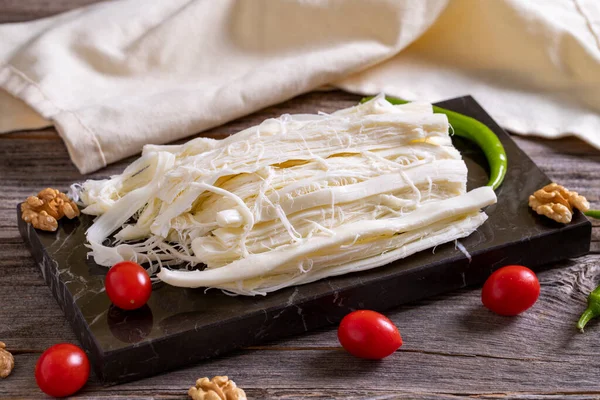 Peyniri Taze Inek Sütünden Yapılmış Lezzetli Peynir Yerel Adı Tel — Stok fotoğraf