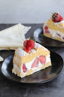 Çilekli pasta. Kapat.