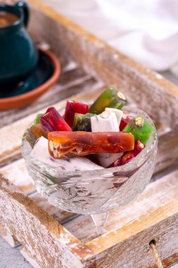 Cam kaselerde Türk lezzeti çeşitleri var. Geleneksel Türk lezzetleri. Kutlama konsepti. Ramazan bayrami. Kurban bayrami. Kapat.