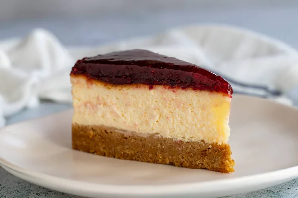 Cheesecake Lampone Dolce Cheesecake Sfondo Bianco Cucina Mondiale Prelibatezze Vicino — Foto Stock