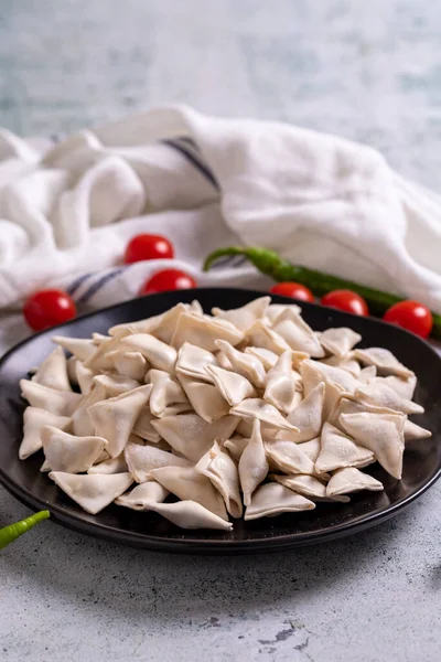 Fryst Ravioli Stengolv Fyllda Ravioli Mitten Turkisk Ravioli Traditionella Delikatesser — Stockfoto