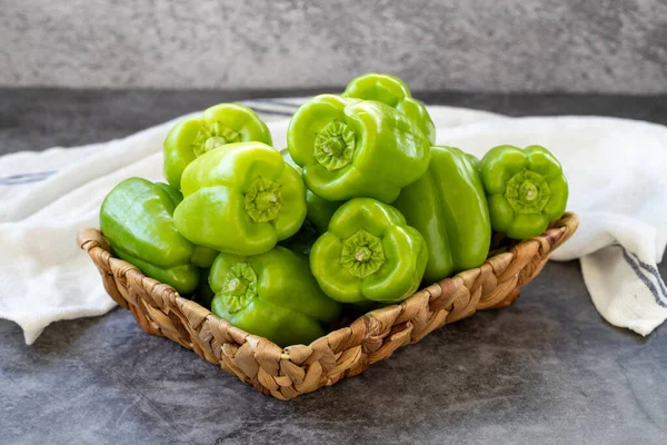 Bell Pepper Dark Background Fresh Bell Pepper Basket Organic Vegetable — Foto Stock