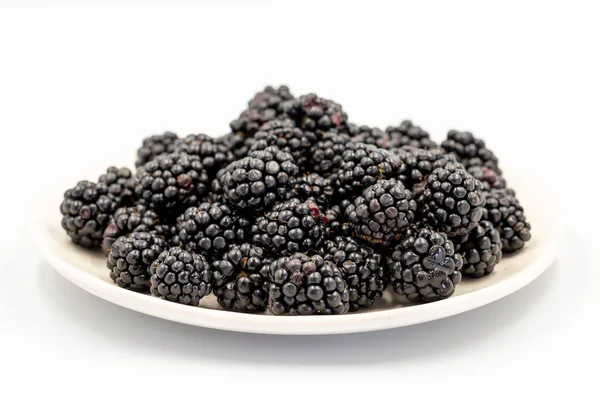 Black Mulberry Isolated White Background Fresh Juicy Black Mulberry Plate — Stock Fotó