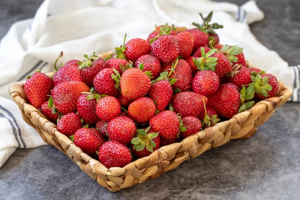 Ripe Strawberries Dark Background Fresh Strawberries Basket Organic Food Close — Fotografia de Stock