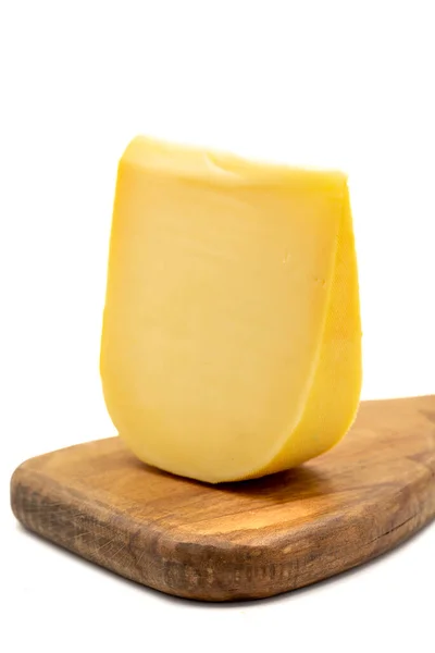 Κίτρινο Τυρί Γκούντα Σκληρό Ολλανδικό Τυρί Γκούντα Απομονωμένο Λευκό Φόντο — Φωτογραφία Αρχείου