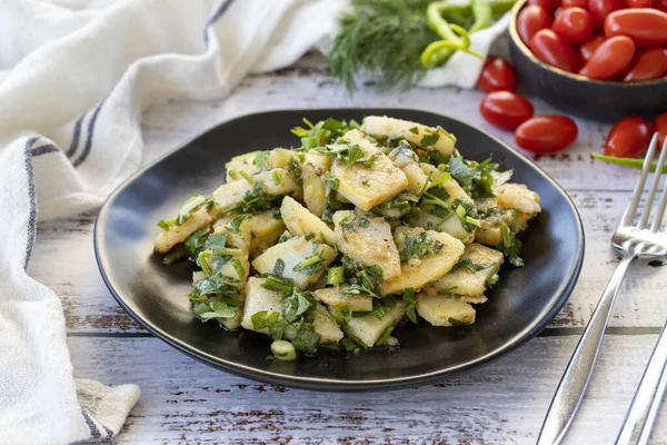 Kartoffelsalat Vorhanden Frischer Vegetarischer Salat Auf Holzboden Nahaufnahme — Stockfoto