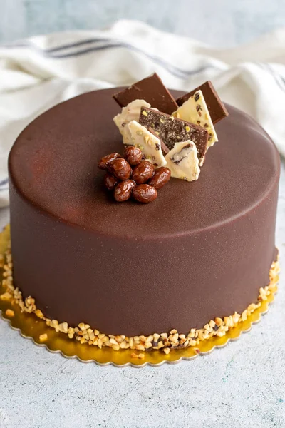 Шоколадний Торт Сірому Фоні День Народження Або Святковий Торт Крупним — стокове фото