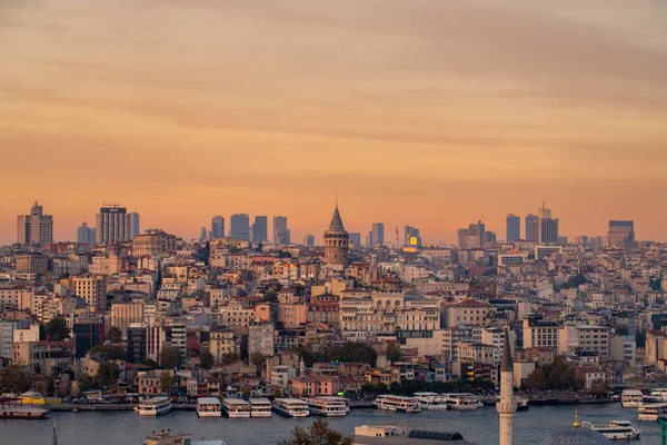 Galata Torony Századi Városrész Középen Isztambul Nevezetességei — Stock Fotó