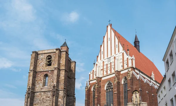 Aziz Havari James Bazilikası ve Nysa 'daki Aziz Agnieszka..