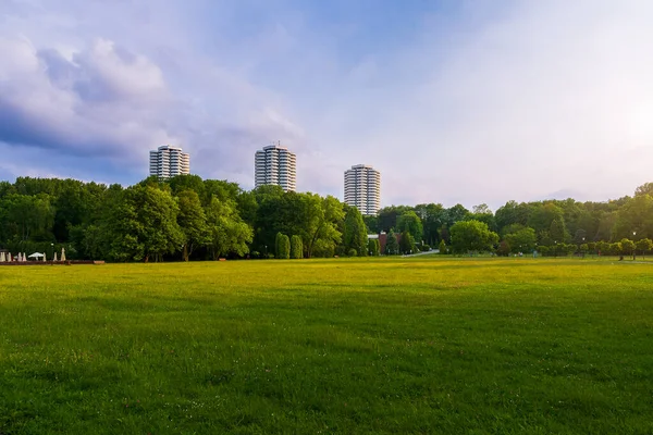 Widok Tysiaclecie Estade Widziany Parku Śląskiego Zachodzącym Słońcu Słynne Budynki — Zdjęcie stockowe