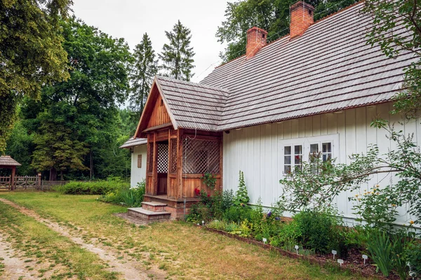 Charming Country Cottage Shingle Roof Porch Small Garden Zwierzyniec Poland — 스톡 사진