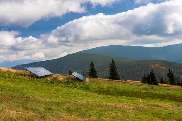 Photovoltaic Panels Mountains Electric Power Supply Mountain Chalet Beautiful Mountain — Stock Photo, Image