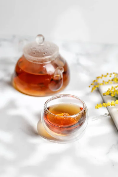 Glass Mug Cup Herbal Tea Teeapot Sunny Day Весна Лето Стоковое Фото