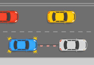 Beyaz bir sedan araba esnek bir şekilde mavi bir sedan arabayı çekiyor. Çekicilik yaparken tehlike ışıklarını açın. Şehir yolunun en üst manzarası. Düz vektör resimleme şablonu.