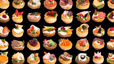 Siyah arkaplanda bir sürü farklı kanepe