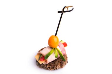 Beyaz arka plan üzerinde izole çeşitli bruschettas