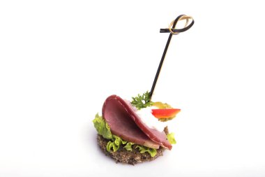 Beyaz arka plan üzerinde izole çeşitli bruschettas