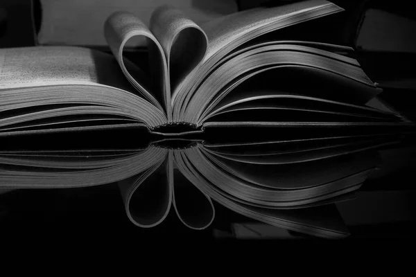 Open Book Black Background — Stock Photo, Image