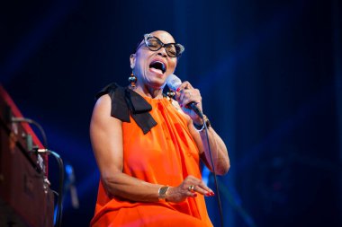 Dee Dee Bridgewater, Ermenistan 'daki Karen Demirchyan Yerevan' dan sonra Sports and Concert Complex 'te konser verecek. 14 Ekim. 2016.