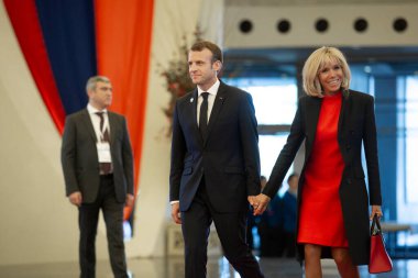  Emmanuel Macron ve eşi Erivan, Ermenistan 'da Fransızca konuşan ülkelerin zirvesinde. 11 Ekim 2018: