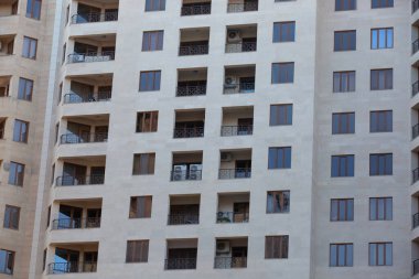 Şehrin modern binası