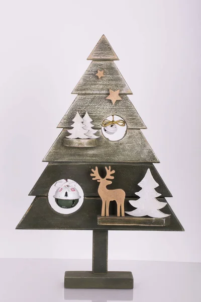 Árbol Navidad Decorativo Madera Aislada Sobre Fondo Blanco — Foto de Stock