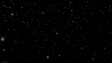 Gece gökyüzüne kar yağıyor, yıldızlar siyah arkaplanda. Yılbaşı örtüsü.