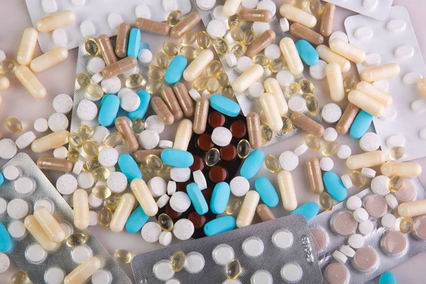 Diferentes Medicamentos Pastillas Tabletas Píldoras Medicina Farmacéutica Sobre Fondo Blanco — Foto de Stock