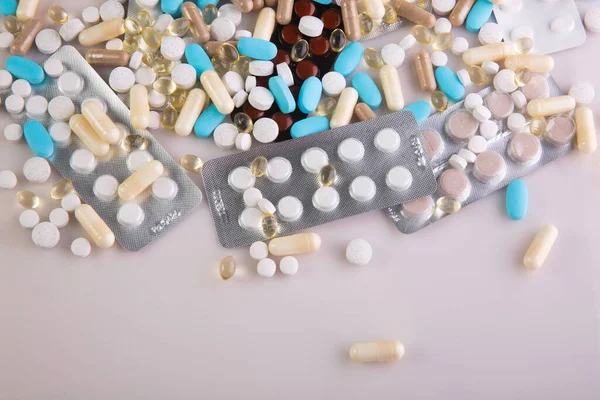 Medicamentos Diferentes Comprimidos Comprimidos Pílulas Medicina Farmacêutica Fundo Branco — Fotografia de Stock