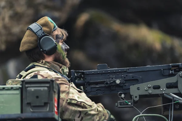 Waiting to finish shift defending territory on a backup unit truck — Stock Photo, Image