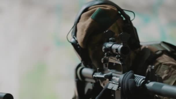 Régiment féminin armé pendant l'opération spéciale de guerre — Video