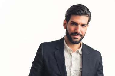 Yakışıklı Latin iş adamı portresi yakın, yatay izole beyaz arkaplan