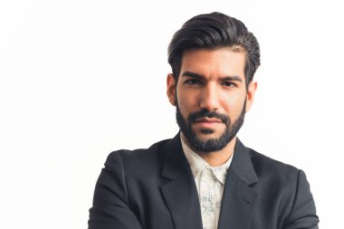 Yakışıklı Latin sakallı iş adamı. Yakın plan, yatay portre.