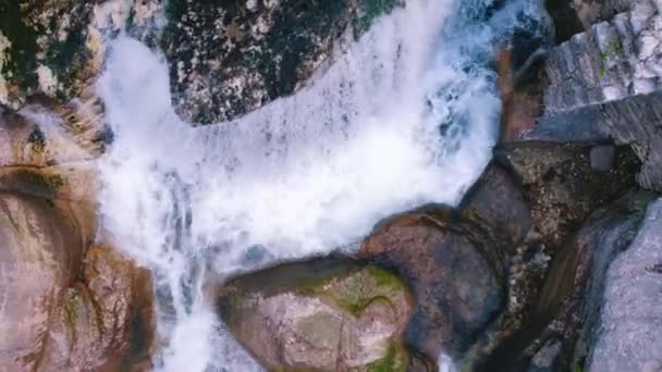 Cascada de cascada Kinchkha Georgia Europa — Vídeos de Stock