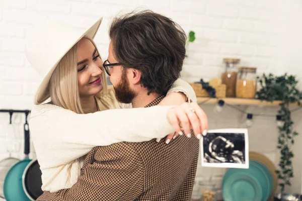 Inner Shot Lovely Millennial Caucasian Boyfriend Girlfriend Holding Ultrasound Picture — Foto de Stock
