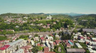 Kutaisi şehri, Rioni nehri ve Bagrati katedrali, Imereti bölgesi, Gürcistan. Yüksek kalite 4k görüntü
