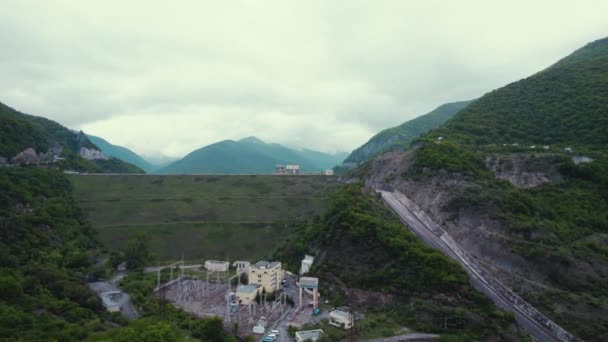 Paisagem Barragem Zhinvali Nas Montanhas Cáucaso Geórgia Tiro Drone Cênico — Vídeo de Stock