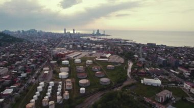 Gürcistan, Avrupa 'daki güzel Batumi şehrinin melek manzarası. Yüksek kalite 4k görüntü