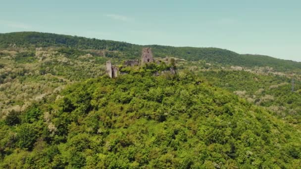 Gürcistan Adjara Bölgesindeki Dağın Tepesindeki Eski Khikhani Kalesinin Kalıntıları Yüksek — Stok video