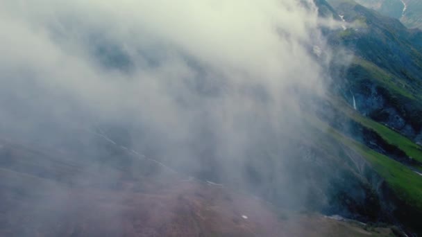 Пташиний Погляд Хмари Над Горами Кавказу Кадри Високої Якості — стокове відео