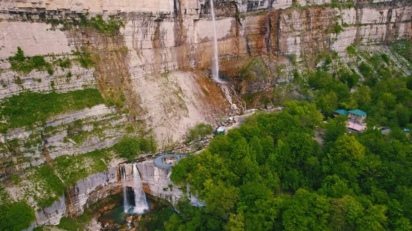 Scenic Drone Shot Huge Okatse Waterfall Georgia Touristic Landmark High — Stock Photo, Image