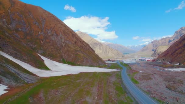 Schilderachtige Drone Shot Van Kazbegi Vallei Mtskheta Mtianeti Regio Georgië — Stockvideo