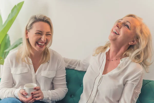 Close Indoor Shot Apartment Two Blonde Attractive Millenial Women Wearing — Stock Photo, Image