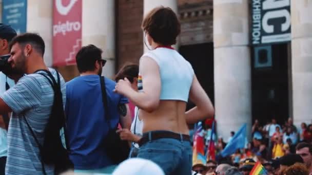 Warsaw Poland 2022 Equality Parade Young Man Woman Dancing Copy — Stockvideo