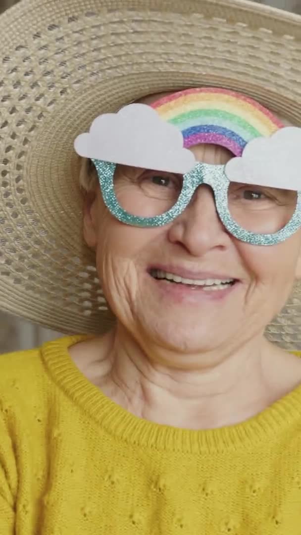 Good Looking Elderly Caucasian Woman Hat Funny Glasses Medium Closeup — Stock video