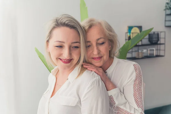 Blonde European Women Looking Smiling Each Other Medium Shot Indoor — ストック写真