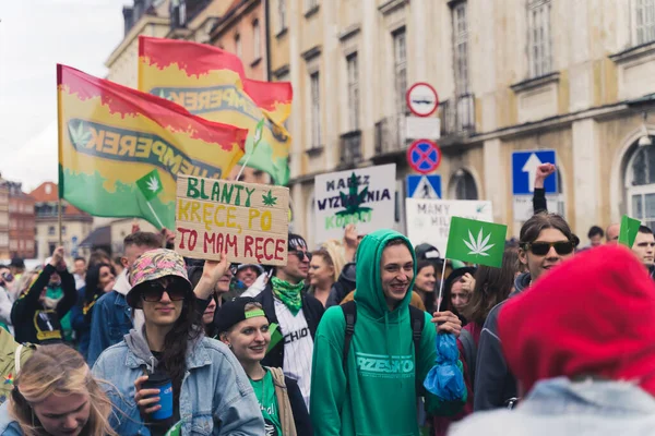 2022 Warsaw Poland Happy Proud Young Caucasian Pro Cannabis Protesters — Foto de Stock