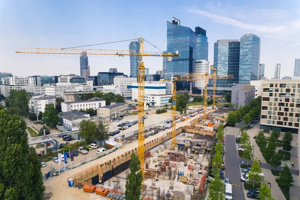 2022 Warsaw Poland Four Yellow Building Cranes Vast Construction Site — Foto Stock