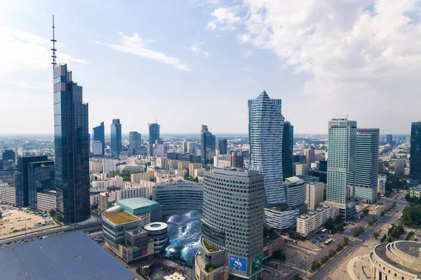 2022 Варшава Польща Швидко Розвивається Європейське Місто Наповнене Неомарними Хмарочосами — стокове фото