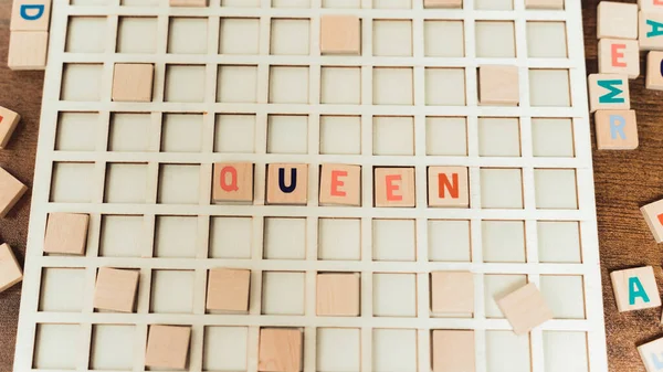 Queen Wooden Blocks Word Queen Written Red Orange Black Letters — Stockfoto